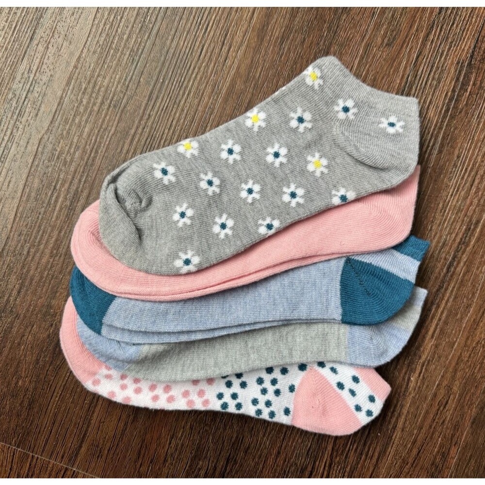 Women's Decorative No Show Socks Five Pairs Shoe Size 4-8 Brand New Low Cut Cute